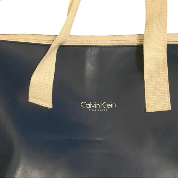 Calvin Klein Blue and White Large Weekender Duffle Bag waterproof beach tote - Picture 2 of 8